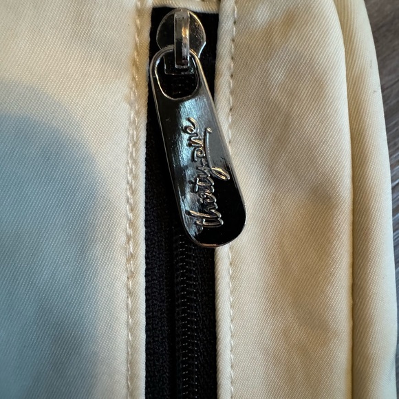 Thirty-One Classic Sling Bag - Picture 5 of 6